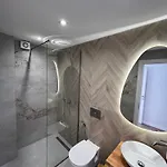 Andrea Apartment *